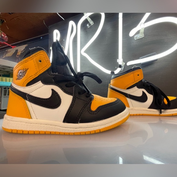 Air Jordan 1 “Taxi” - Picture 9 of 11